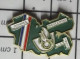 1618B Pin's Pins / Beau Et Rare : ADMINISTRATIONS / DOUANES CREUTZWALD COR Aux Pieds ? - Administración