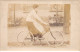 Sports - N°84090 - Cyclisme - Femme Sur Un Vélo - Carte Photo - Ciclismo