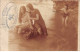 Suisse - N°84533 - Jeune Homme Voulant Surprendre Deux Jeunes Filles Assise Les Pieds Dans L'eau - Carte Photo - Andere & Zonder Classificatie