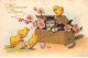 Animaux - N°83955 - Chats - Heureuses Pâques - Poussins Regardant Un Chaton Sortant D'une Caisse En Bois - Cats