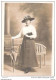 2 Cartes Photos, Femme En Tenue & Noce Ou Communion , Familles En Tenues, Voitures, Lieu Inconnue - Noces