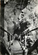 71 - Blanot Les Grottes - L'Escalier Dans Le Gouffre, Moins 60 M Au-dessous Du Niveau De I'Entrée - Animée - Mention Pho - Andere & Zonder Classificatie