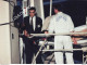 CRASH AVION CONVAIR AFFRETE PAR LE CLUB MEDITERRANEE LE 09/02/1992 ARRIVEE DES RESCAPES A ORLY PHOTO 24X17CM R7 - Aviation