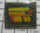 1618c Pin's Pins / Beau Et Rare / VILLES / KARSTADT GASTRONOMIE PINS' 93 PLAQUE DE RUE - Städte