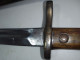 Delcampe - ANCIENNE BAIONNETTE A IDENTIFIER FOURREAU EN CUIR - Knives/Swords