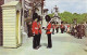 AK 214699 ENGLAND - London - Buckingham Palace - Changing The Guard - Buckingham Palace