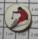 1618c Pin's Pins / Beau Et Rare / SPORTS / SKI SKIEUR SLALOM - Invierno