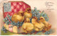 Pâques - N°85311 - Heureuses Pâques - Poussins Dans Un Coffret Rempli De Myosotis - Carte Gaufrée - Ostern