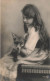 ENFANTS - Petite Fille - Renard Assise Sur Une Chaise - Carte Postale Ancienne - Sonstige & Ohne Zuordnung