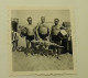 Three Men With A Crocodile On The Beach - Photo Jahnig, Göhren, Rügen - Persone Anonimi