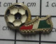 1618B Pin's Pins / Beau Et Rare / SPORTS / FOOTBALL BALLON CRAMPONS ITALIE MONDIAL 90 - Calcio