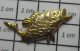 216A Pin's Pins / Beau Et Rare / ANIMAUX / SUPERBE POISSON TRES FIN METAL JAUNE - Animaux