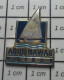 713c Pin's Pins / Beau Et Rare / MARQUES / HOTELS ABOU NAWAS BARQUE VOILIER - Trademarks