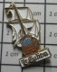 816B Pin's Pins / Beau Et Rare / BATEAUX / GRAND VOILIER EN LEGER RELIEF LE GALION - Boats