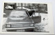 Photo Ancienne, Chrysler Sunbeam Avec Plaque D'immatriculation Belgrade, Ford, VW Beetle, Fiat, Yougoslavie, Années 1970 - Automobile