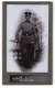 Fotografie Visit, Ort Unbekannt, Portrait Soldat In Interessanter Uniform  - Personnes Anonymes