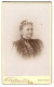 Fotografie W. Kuntzemüller, Baden-Baden, Friedrich-Str. 1, Dame Mit Gemustertem Kleid  - Personnes Anonymes