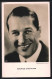 AK Schauspieler Maurice Chevalier, Lächelndes Portrait  - Actores