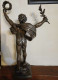 Sculpture D'athlète Romain Grec En Régule Le Triomphe Signée Louis Moreau - Bronzen
