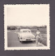 Photo Originale Vintage Snapshot Oldtimer Car Voiture Chevrolet Styline (à Confirmer ) Jeune Femme Cuba ( 58909 ) - Auto's