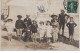 LES SABLES D'OLONNES : CARTE PHOTO - Famille à La Plage - Très Bon état - Altri & Non Classificati