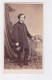 CDV D'un Homme Debout Avec Un Chapeau à La Main, Hector De Sadeler C. 1860 - Autres & Non Classés