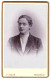 Fotografie F. Heiler, Osnabrück, Grosse Str. 28, Gutbürgerlicher Junger Mann Im Anzug Mit Weisser Krawatte  - Personnes Anonymes