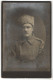 Fotografie Unbekannter Fotograf Und Ort, Portrait Soldat In Feldgrau Mit Fellmütze, 1.WK  - Guerre, Militaire