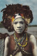 Les Danseurs Ont évoqué Pour Le Roi Des Figures Traditionnelles De Leur Folklore Ce Danseur Aux Couleurs .. - Congo Belge