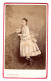 Photo CDV D'une Jeune Fille élégante Posant Dans Un Studio Photo A Lille - Oud (voor 1900)