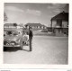 2 Photos Avec Des  Renault Une Dauphine & Reunault 6 - Coches