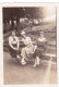 Photo Originale -  Aout 1936 - CHATEL GUYON ( Puy De Dome ) 3 Jeunes Femmes Dans Le Parc De L'etablissement Thermal - Lugares