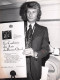 JOHNNY HALLYDAY 1973 INTRONISATION CONFRERIE DES ARTS DU BARON OTARD COGNAC PHOTO DE PRESSE ORIGINALE 24X18CM - Beroemde Personen