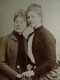 Photo CDV Benque à Paris  2 Femmes Mmes ? Crambourg Et De Comminges  Têtes Posées L'une Contre L'autre CA 1890-95- L679A - Antiche (ante 1900)
