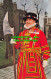 R528779 Yeoman Warder At The Tower Of London. The Photographic Greeting Card. Na - Andere & Zonder Classificatie