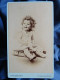 Photo Cdv Vve Hermann, Paris -  Fillette Souriante, Antoinette Lacombe De La Tour (1894-1991), Vers 1896 L679 - Old (before 1900)