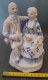 Delcampe - Figurine En Porcelaine Opaque, Vitrifiée Blanche Et Bleue Ave Dorure, Style Victorien. Couple Buvant Le Thé. - Andere & Zonder Classificatie