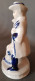 Figurine En Porcelaine Vitrifiée Blanche Et Bleue Ave Dorure, Style Victorien. Couple De Musiciens. Sur Même Base. Haute - Other & Unclassified
