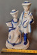 Delcampe - Figurine En Porcelaine Vitrifiée Blanche Et Bleue Ave Dorure, Style Victorien. Couple De Musiciens. Sur Même Base. Haute - Altri & Non Classificati