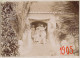 Photo Originale CHINE CHINA 1905 Famille De Pongerville Devant Leur Maison - Azië