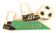 Pin's PEUGEOT - Crampons Et Ballon De Football - Démons & Merveilles - N203 - Voetbal