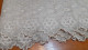 DENTELLE Sur TULLE 3.85 M X 30 Cm BRODERIE Ancienne Et PASSEMENTERIE - Laces & Cloth