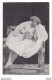 Artiste Spectacle Par Roesler Professeur Stebbiné Carte Postée à MELUN En 1906 Belle Femme Danseuse ? Assise Sur Banc - Dance