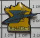 1618c Pin's Pins / Beau Et Rare / POSTeS / ANBR LA POSTE OISEAU BLEU FRANCE JAUNE PTT - Mail Services