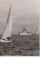 PHOTO PRESSE LE CROISEUR ECOLE JEANNE D'ARC QUITTANT BREST A D P PHOTO FORMAT 18 X 13 CMS - Barcos