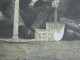 GUERRE 14/18 +RACHES: PHOTO CARTE DE PRISONNIERS TRAVAILLEURS  AVEC LEUR PELLE LE 9/8/1917 -SOLDAT ALLEMAND AU MILIEU - Guerre 1914-18