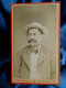 Photo CDV Christian à Paris  Homme (Comte Xavier Lacombe De La Tour) Portant Un Chapeau CA 1875 - L679B - Alte (vor 1900)