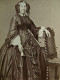 Photo CDV Cremière à Paris  Femme Très élégante  Robe En Soie, Belle Coiffure  Sec. Emp. CA 1860-65 - L679B - Oud (voor 1900)