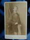 Photo CDV Berthier à Paris  Homme Moustachu  Main Dans La Poche De Son Pantalon  CA 1875-80 - L679B - Ancianas (antes De 1900)