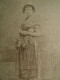 Photo Cdv Léopold à Royat - Jeune Femme En Costume Régional, Napoléone Pietri Décédée 24 Juin 1880  L679B - Alte (vor 1900)